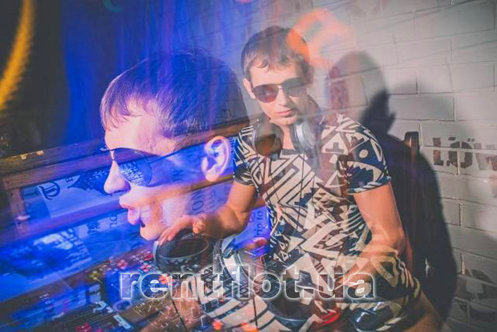 Увеличить фото диджея на корпоративе Диджей на корпоративе