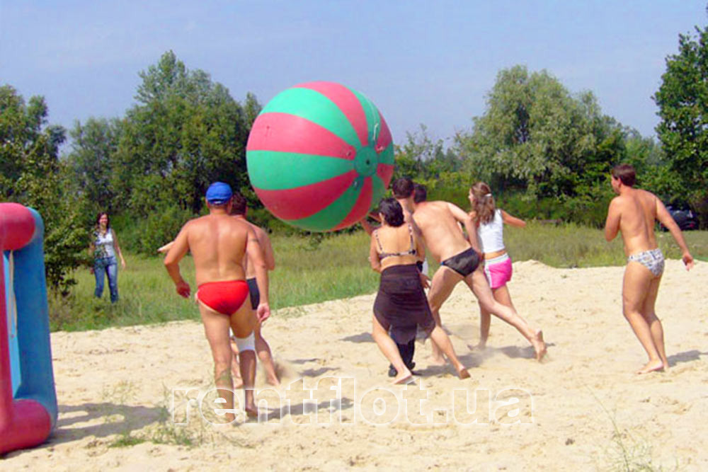 Enlarge photo of a fun holiday on the island with megabasketball Fun island holidays with megabasketball