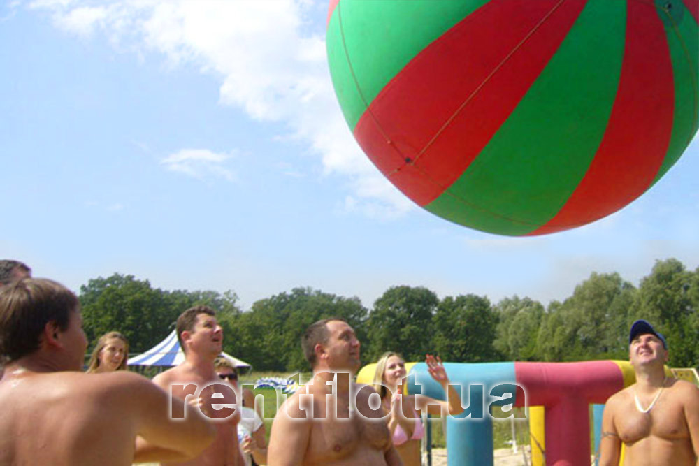 Enlarge photo of a team game in megabasketball Megabasketball - is a team game