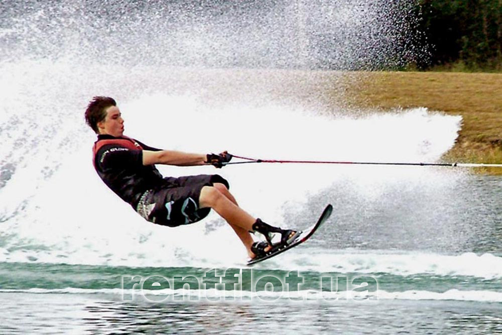 Enlarge the photo on a monoski behind a water scooter Bombardier Monoski behind a water scooter Bombardier