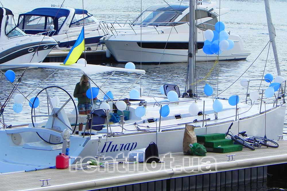 Прикраса яхти кульками