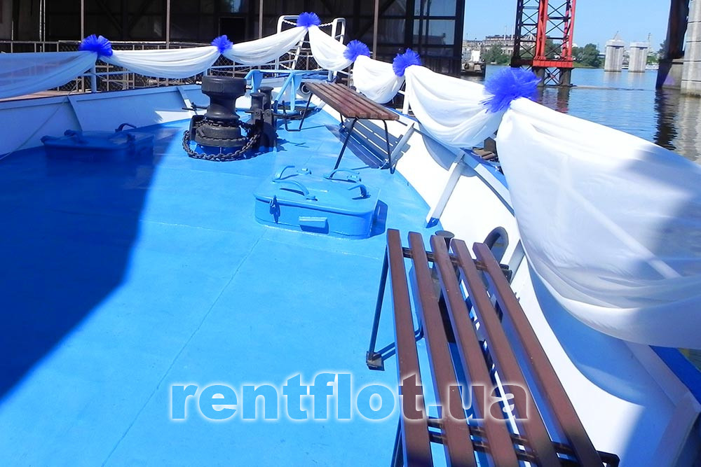 Прикраса тканинами теплохода