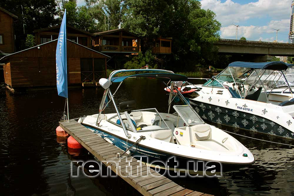 Enlarge photo of wake on the Dnieper Wake on the Dnieper