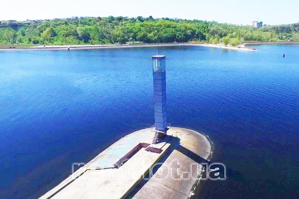 Увеличить фото маяка на Киевском море Маяк на Киевском море