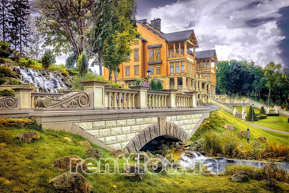 Увеличить фото моста около дома в резиденции в Межигорье Мост около дома в резиденции в Межигорь