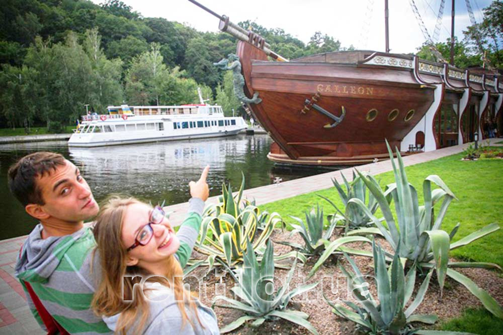 Увеличить фото дома приемов в виде стоячного судна Галеон в Межигорье Дом приемов в виде стоячного судна Галеон в Межигорье