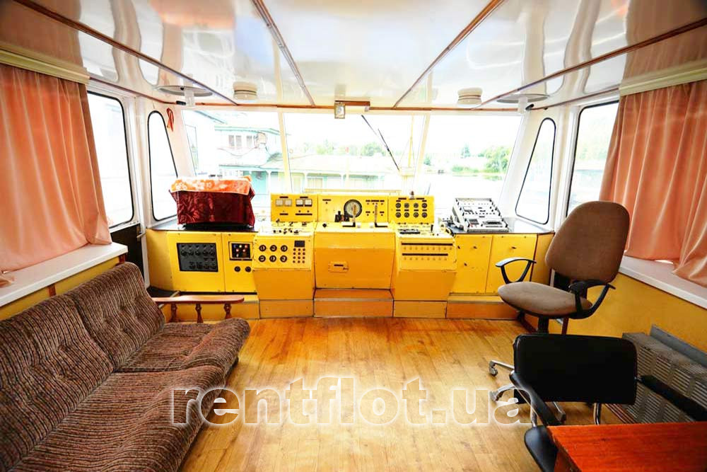 Enlarge photo of the captain's cabin on the motor ship Rezon Captain's cabin on the ship Rezon