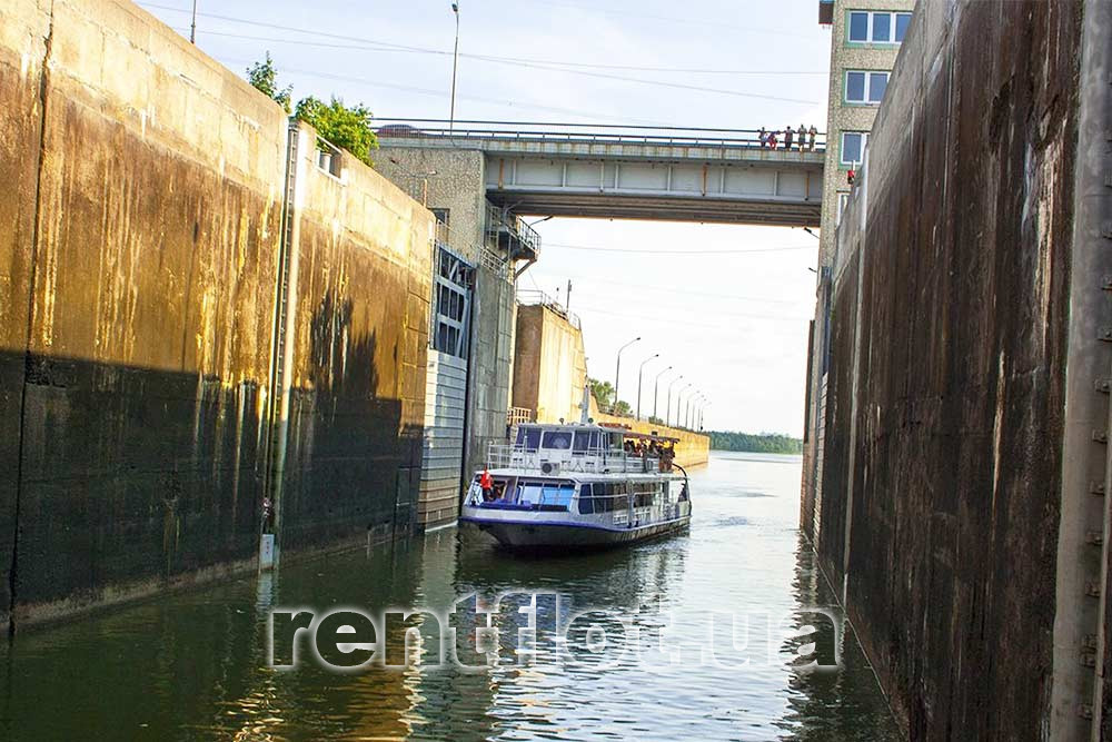 Вход на шлюзование теплохода