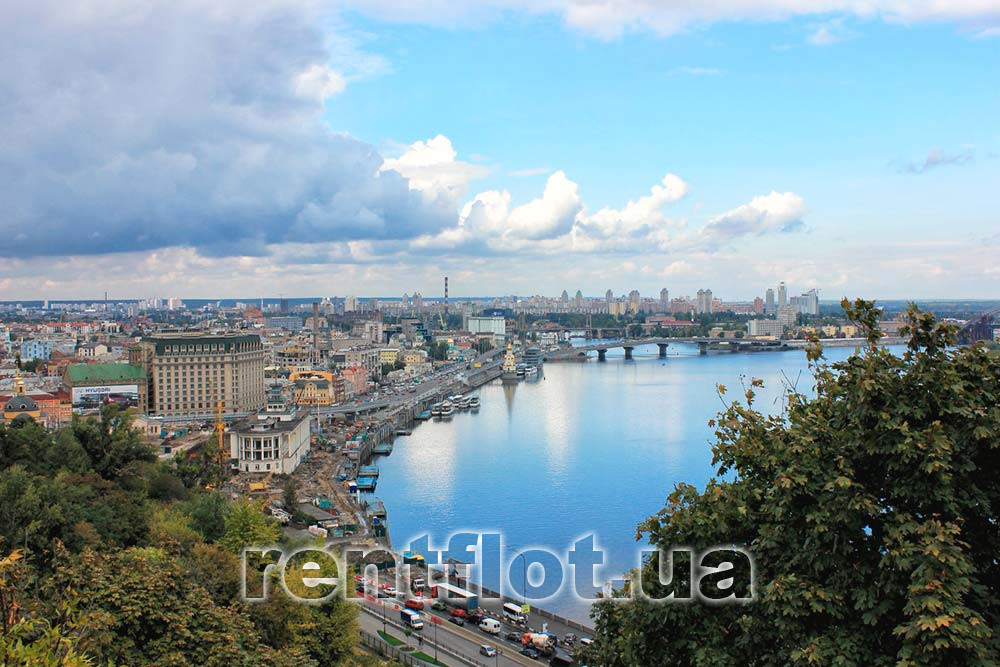 Прогулка вдоль Киева на теплоходе Радионов