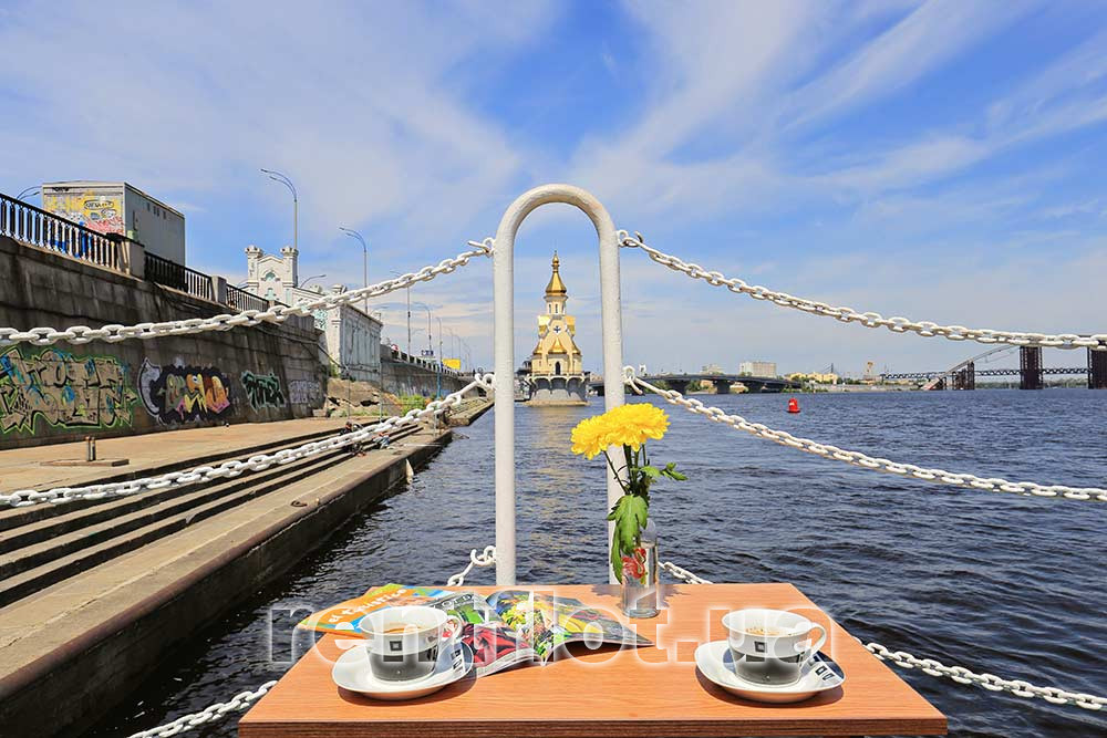 Enlarge photo of coffee for two on the motor ship Rezon Coffee for two on the motor ship Rezon