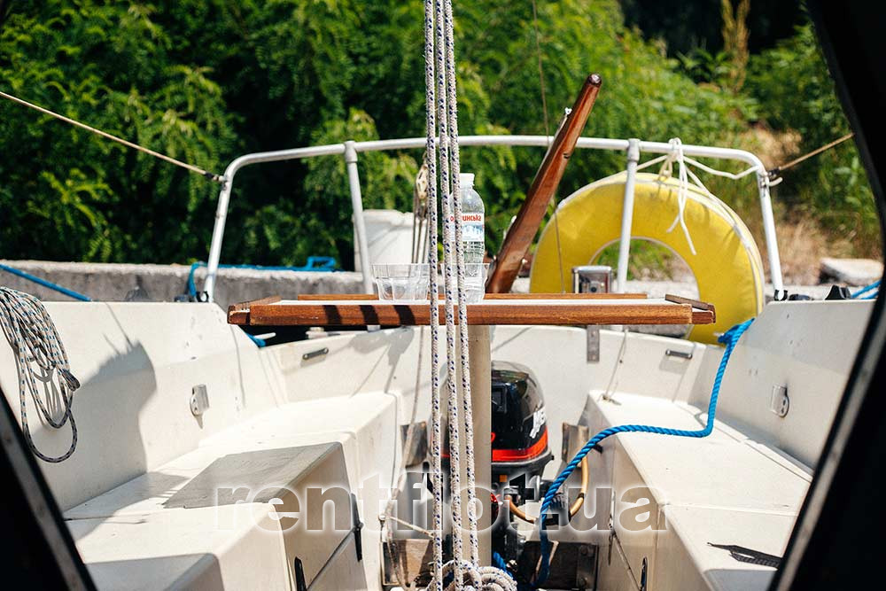 Exit on the hoarding sailing yacht Aquilon