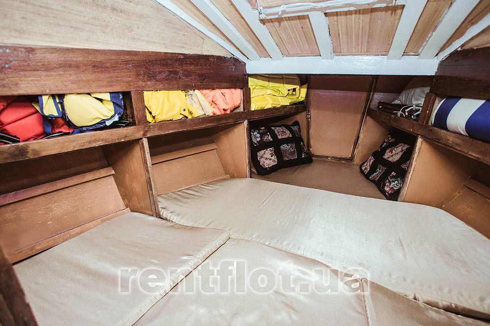 Enlarge photo of the bow cabin on sailing yacht Arwen Bow cabin on sailing yacht Arwen