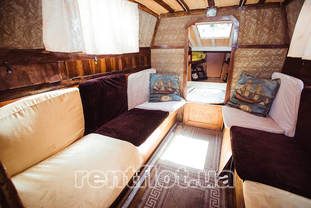 Enlarge photo of the saloon on sailing yacht Arwen Saloon on sailing yacht Arwen