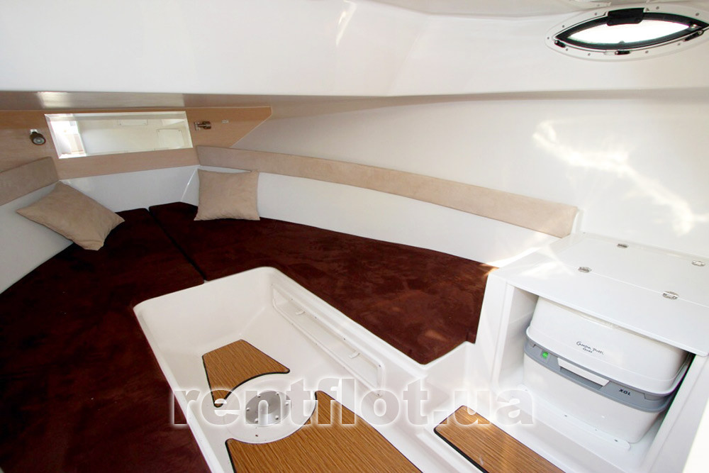 Збільшити фото каюти катера Атлантик-650 Каюта катера Атлантик-650