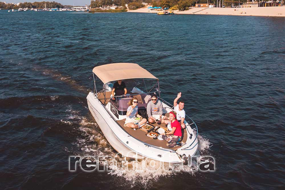 Збільшити фото прогулянки з друзями на катері Атлантик-650 Прогулянка з друзями на катері Атлантик-650