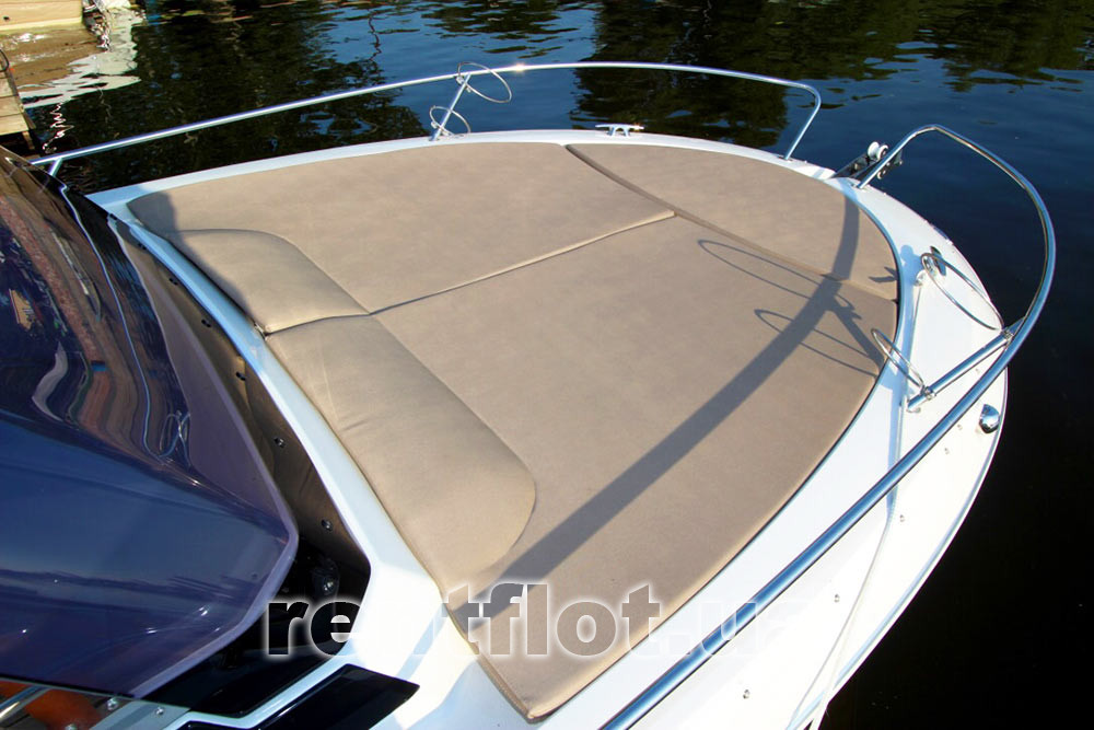 Збільшити фото носового кокпіта катера Атлантик-650 Носовий кокпіт катера Атлантик-650