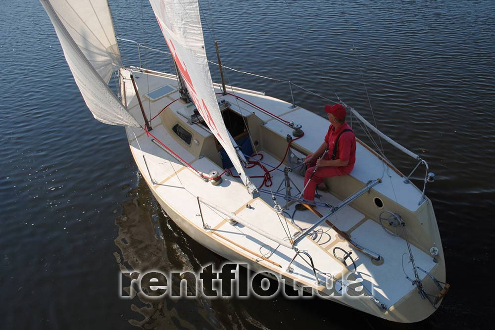 Увеличить фото парусной яхты Борей идущей правым галсом Парусная яхта Борей идёт правым галсом