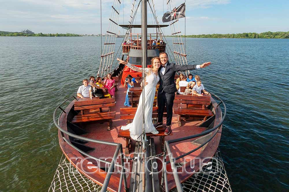Enlarge photo of the wedding on the brigantine Corsair Wedding on the brigantine Corsair