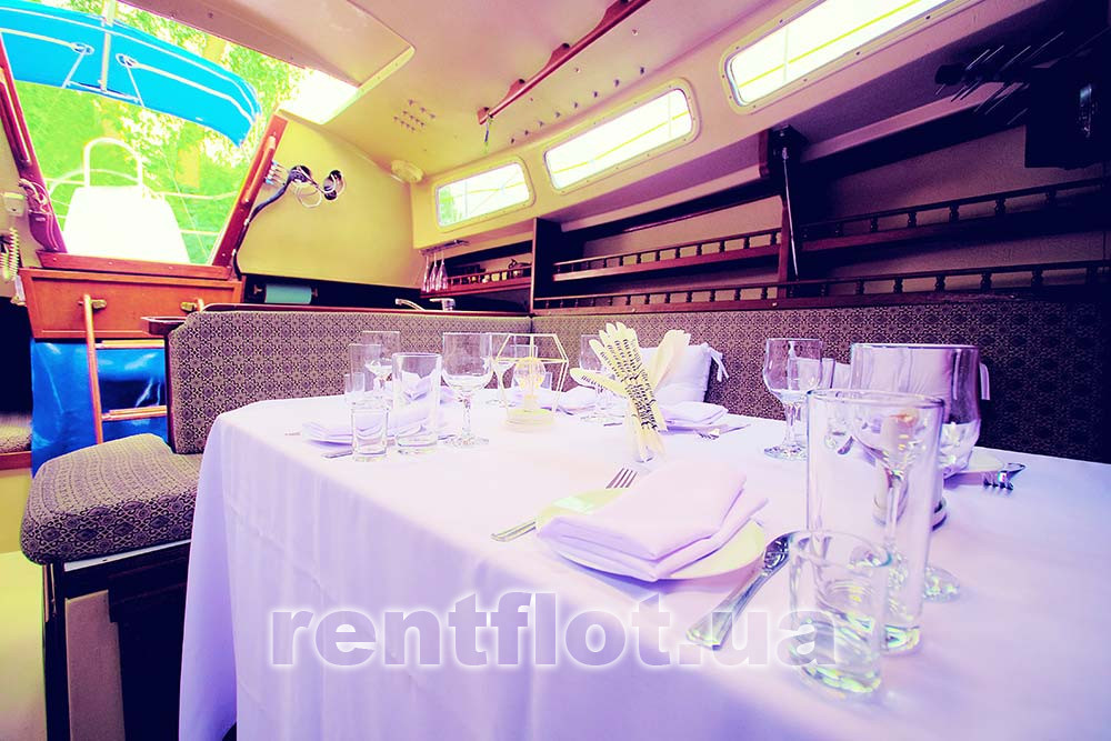 Enlarge the photo of the holiday on board the sailing yacht Catalina Party on board the sailing yacht Catalina