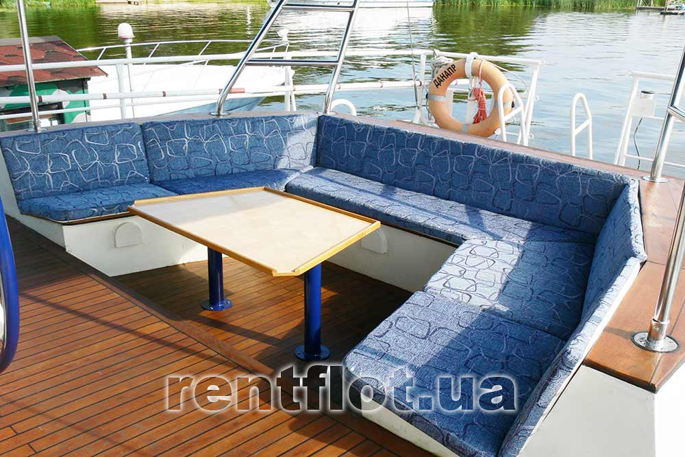 Кокпіт парусної яхти Данапр