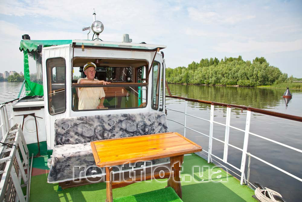 Збільшити фото тераси носової частини теплоходу Діана Тераса носової частини теплоходу Діана