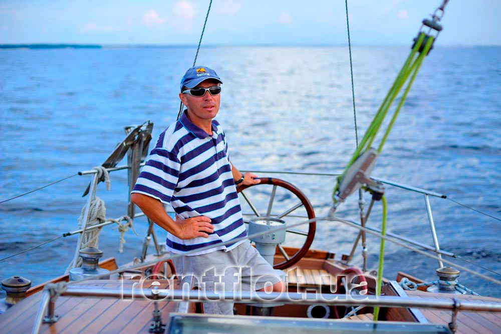 Увеличить фото капитана парусной яхты Электра Капитан парусной яхты Электра