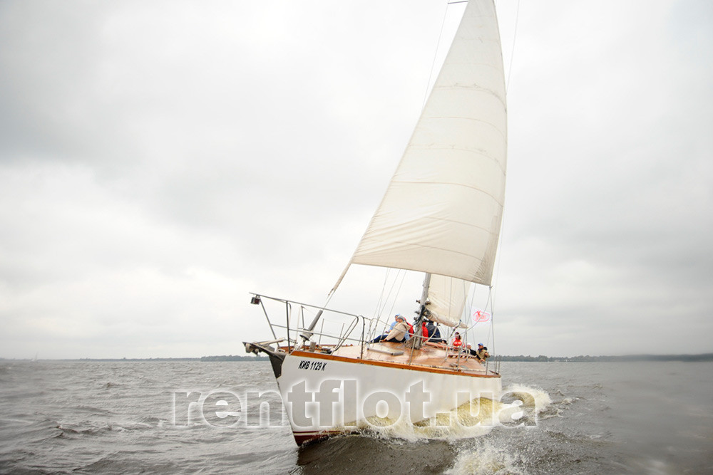 Увеличить фото яхты Электра на Киевском водохранилище Яхта Электра на Киевском водохранилище