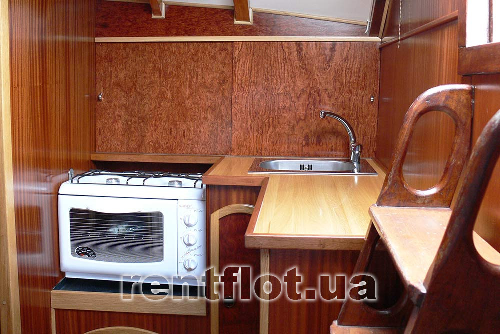 Увеличить фото камбуза парусной яхты Электра Камбуз парусной яхты Электра