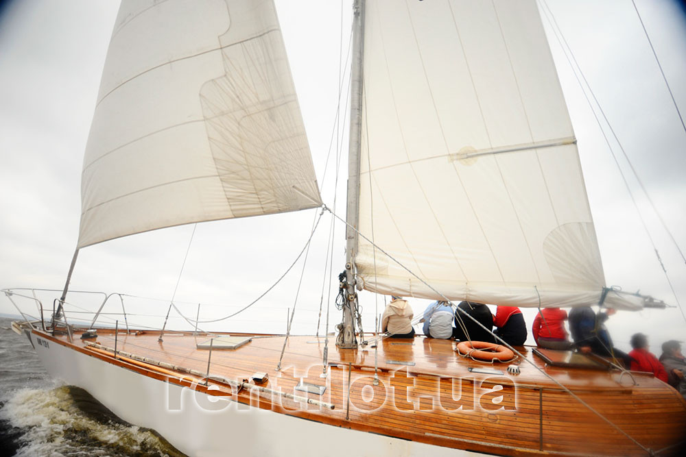 Увеличить фото левого борта яхта Электра Левый борт яхты Электра