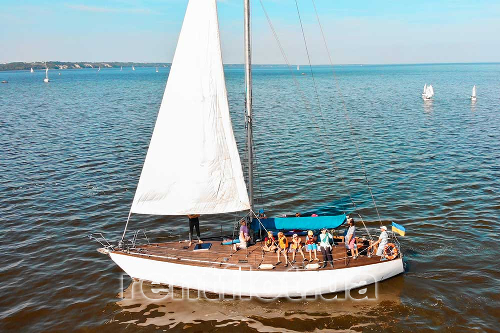 Увеличить фото прогулки на Киевском море на парусной яхте Электра Прогулка на Киевском море на парусной яхте Электра