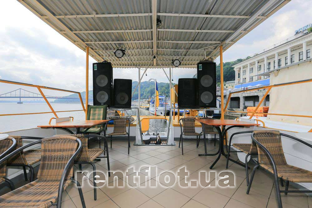 Enlarge photo of musical equipment on the motor ship Hoverla Musical equipment on the ship Hoverla