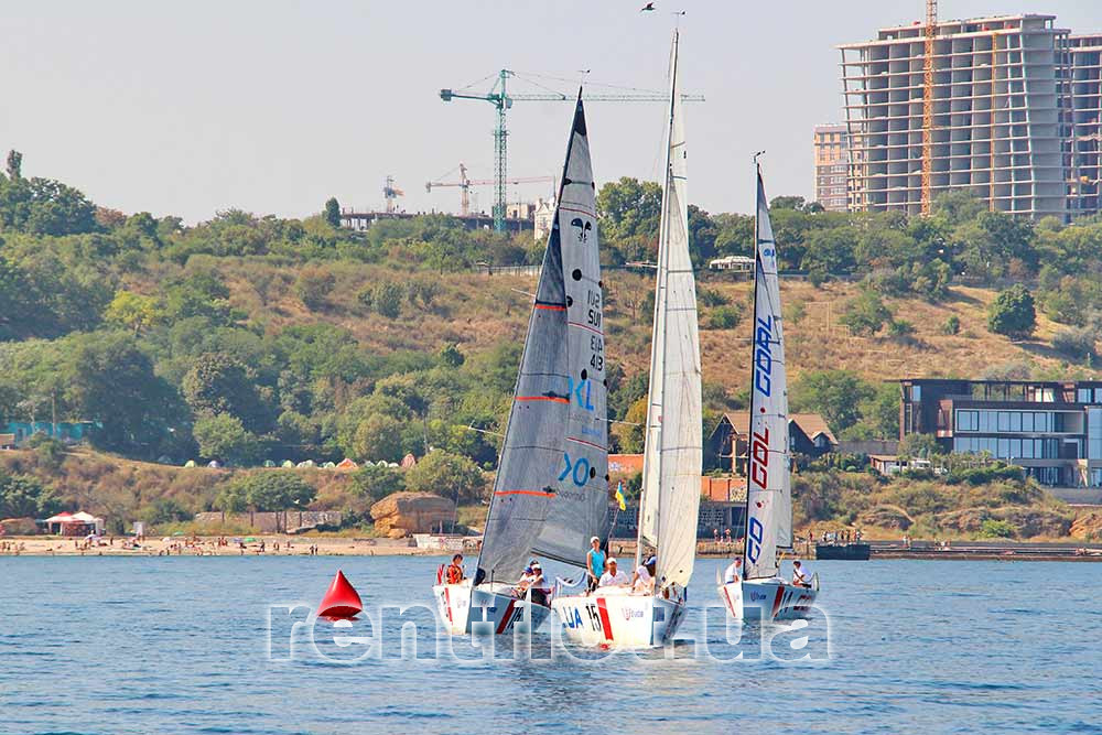 На старте парусной регаты на Черном море