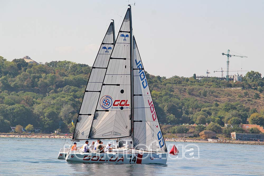 Перед стартом парусной регаты на Черном море