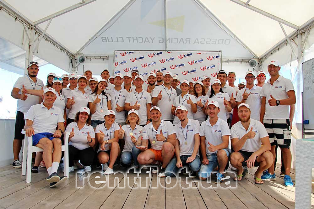 Команда на парусной регате на Черном море