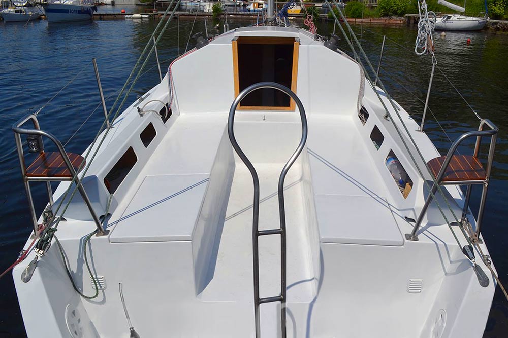 Увеличить фото кокпита парусной яхты Либерта Кокпит парусной яхты Либерта