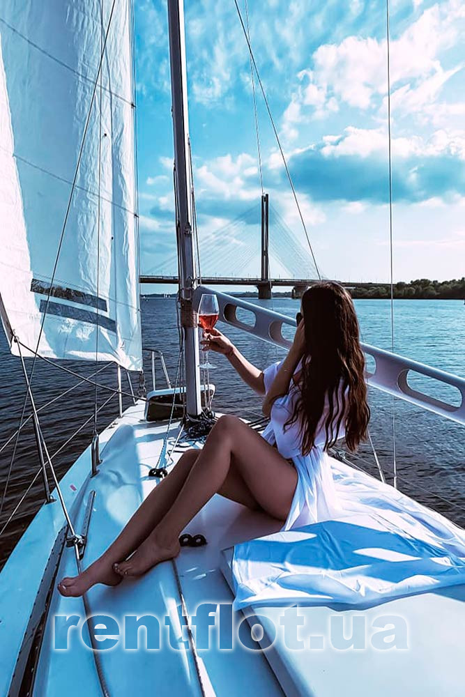 Увеличить фото фотосессии на парусной яхте Либерта Фотосессия на парусной яхте Либерта
