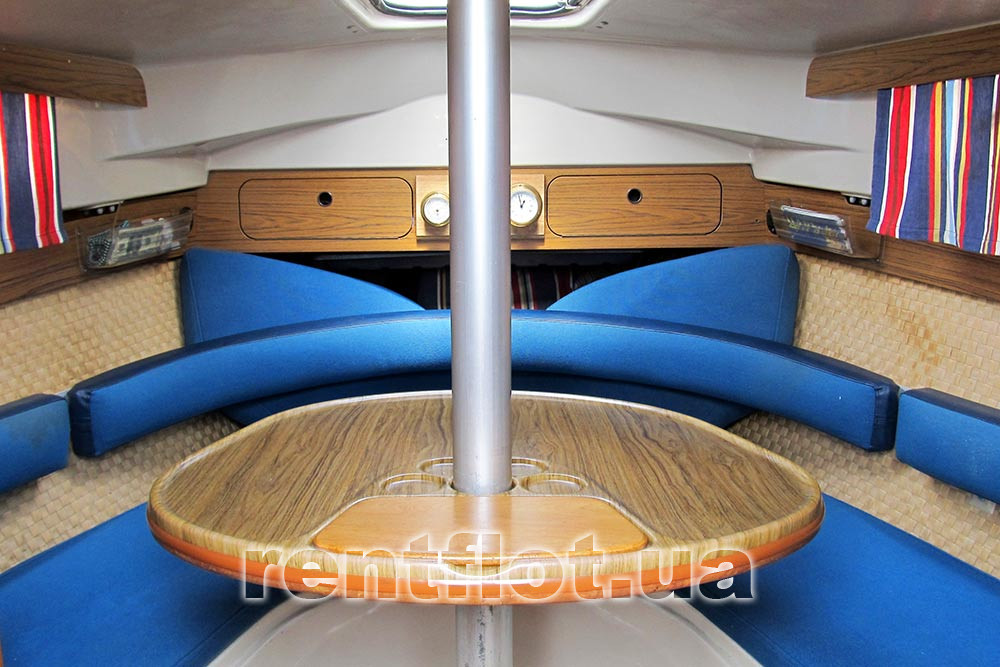 Saloon of sailing yacht Queen