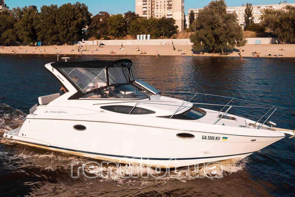 Motor yacht Regal