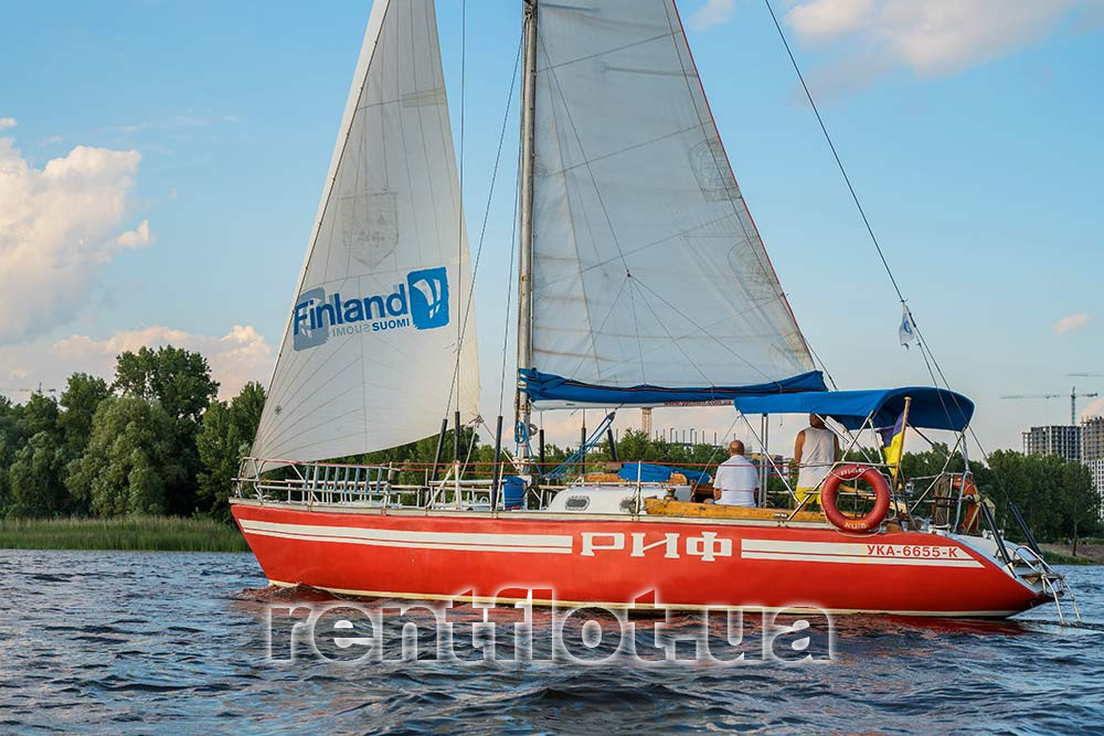 Enlarge photo of the port side of sailing yacht Rif Port side of sailing yacht Rif