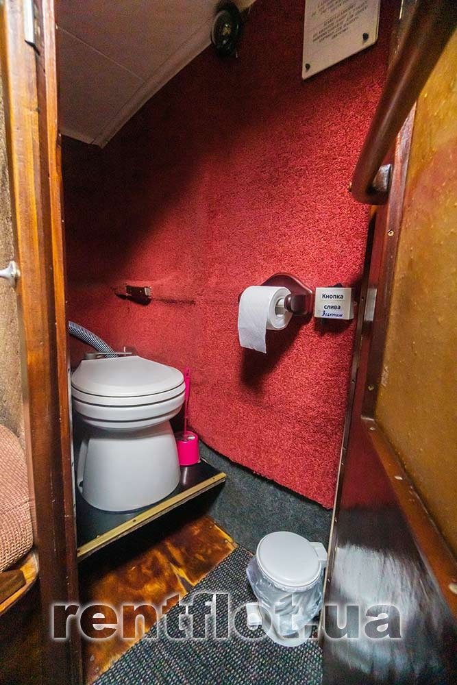 Enlarge photo of the latrine on the sailing yacht Rif Toilet on sailing yacht Rif