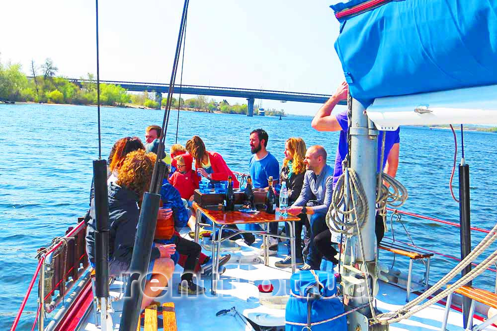 Enlarge photo of rest on sailing yacht Rif Rest on sailing yacht Rif