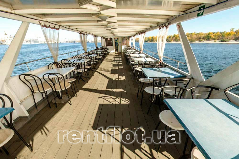 Увеличить фото расстановки столов на верхней палубе теплохода Риверест-4 Расстановка столов на верхней палубе теплохода Риверест-4