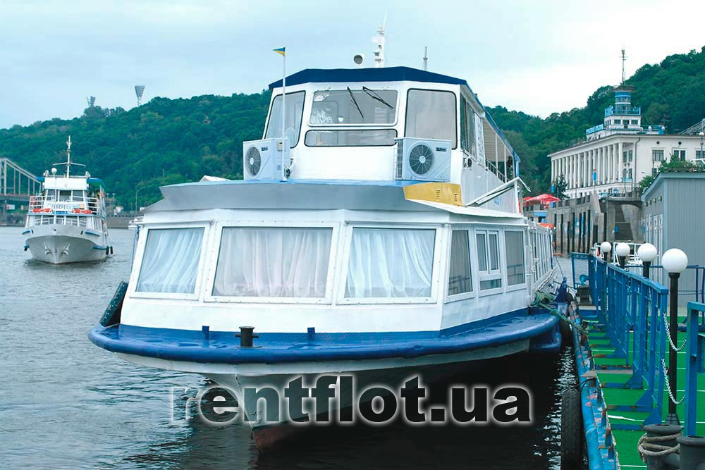 Увеличить фото теплохода Риверест-4 у причала Теплоход Риверест-4 у причала