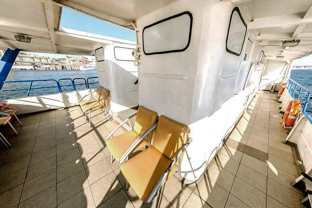 Увеличить фото прохода по правому борту теплохода Риверест-4 Проход по правому борту теплохода Риверест-4