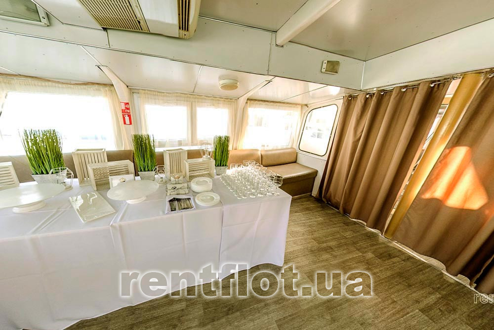 Увеличить фото праздника на теплоходе Риверест-4 Праздник на теплоходе Риверест-4