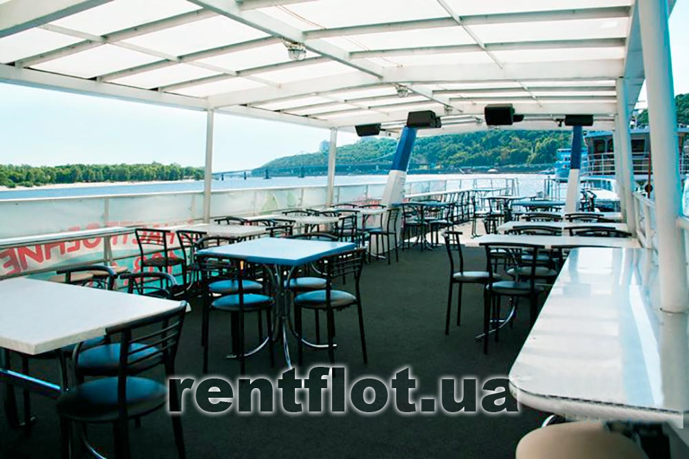 Enlarge photo of the open saloon of the upper deck of Riverest Open salon of the upper deck of motor ship Riverest