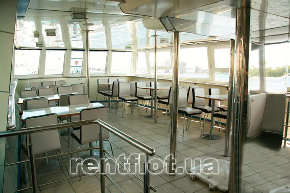 Enlarge photo of the saloon of the lower deck of motor ship Riverest in daylight Salon of the lower deck of motor ship Riverest in daylight