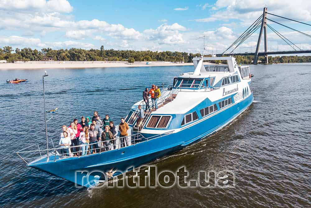 Збільшити фото корпоративу на мотороной яхті Романтик Корпоратив на моторній яхті Романтик