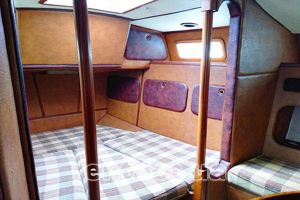 Увеличить фото каюты в кормовой части парусной яхты Топаз Каюта в кормовой части парусной яхты Топаз