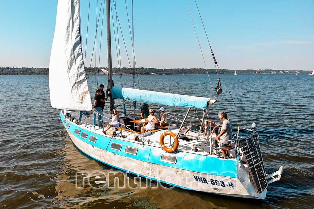 Увеличить фото прогулки на парусной яхте Топаз на Киевском водохранилище Прогулка на парусной яхте Топаз на Киевском водохранилище
